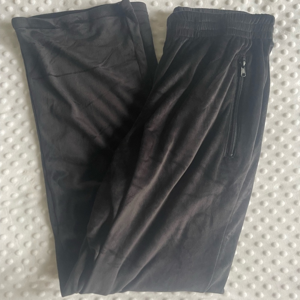 SKIMS VELOUR TRACK PANT IN SOOT (SIZE SMALL)